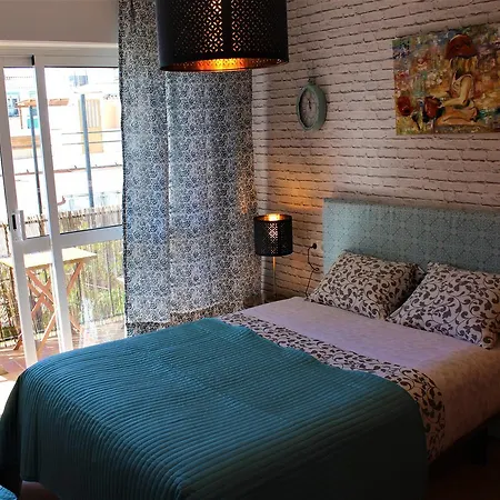 董陪客旅舍（仅限成人） 2*