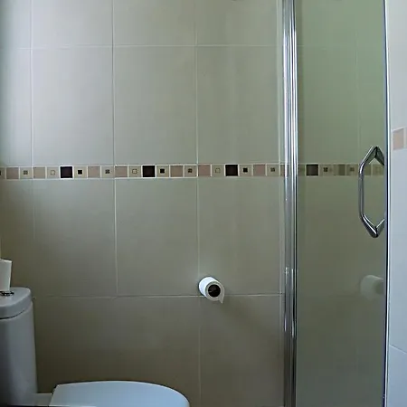 董陪客旅舍（仅限成人）