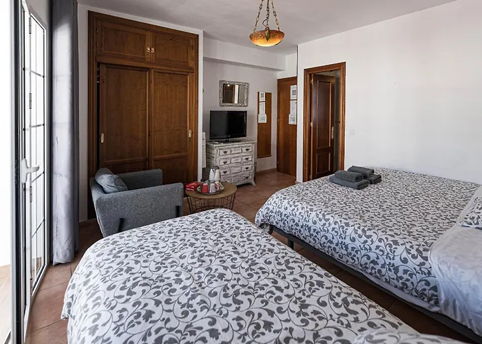 Bed & Breakfast Hostal Don Peque (Adults Only) 2*